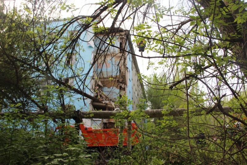 Житель рухнувшего дома в Саратове: На мою жену упала бетонная плита