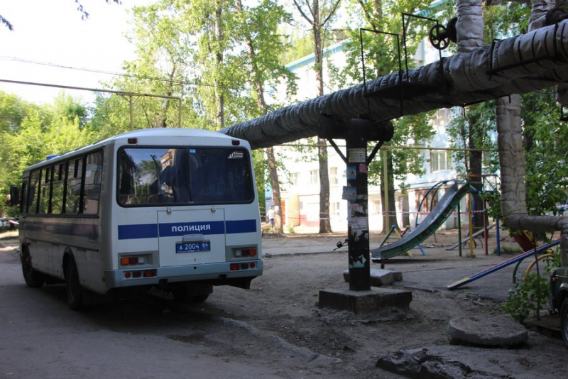 Рухнувший дом на проспекте Строителей обнесли забором