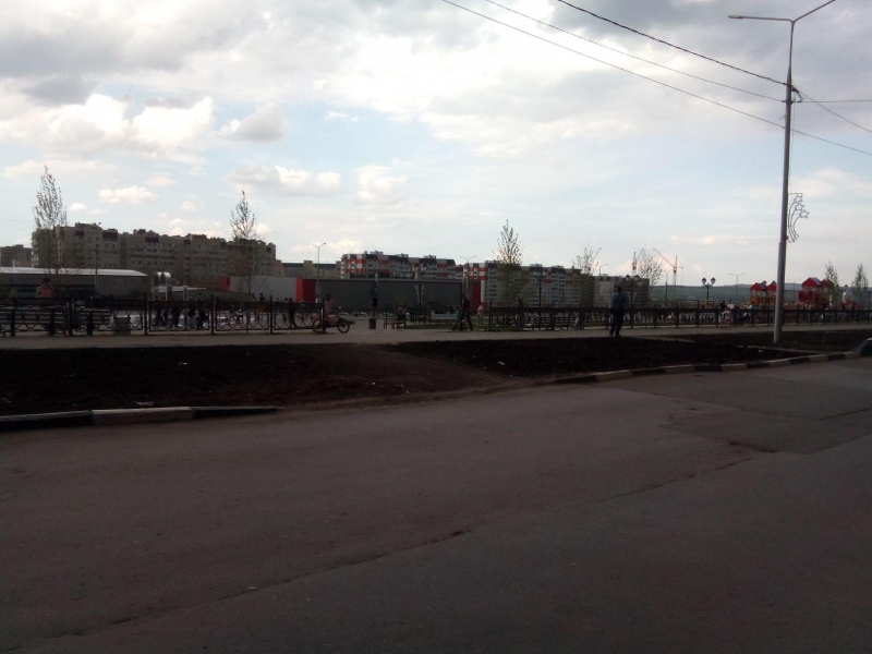 В Солнечном-2 пешеходы рискуют жизнью при выходе с бульвара Героев Отечества