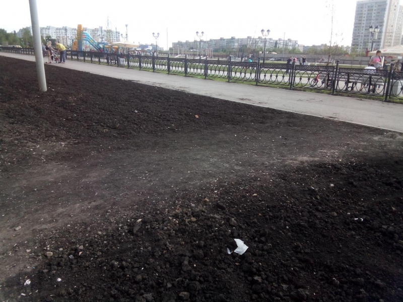 В Солнечном-2 пешеходы рискуют жизнью при выходе с бульвара Героев Отечества