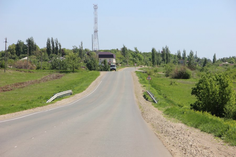 Профилактикой трещин и разлитым бетоном на дороге «Елшанка-Песчаный Умет» займутся в ближайшее время