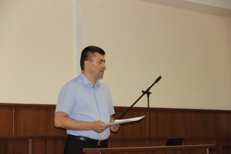 Адвокат Ерусланова рассказал, как судья запрещала ему улыбаться и гримасничать