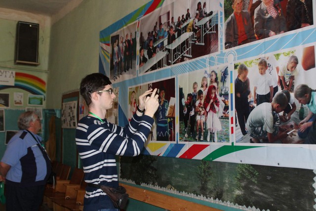 Потомков саратовских немцев поразила развешенная для просушки рыба