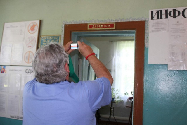 Потомков саратовских немцев поразила развешенная для просушки рыба