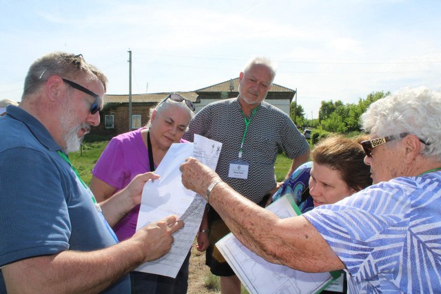Потомков саратовских немцев поразила развешенная для просушки рыба