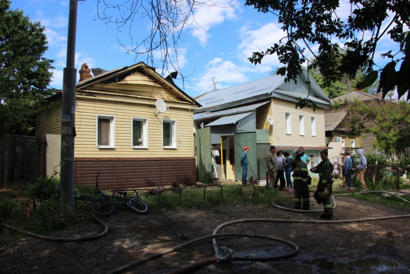 В центре Саратова из-за пожара без жилья осталось две семьи