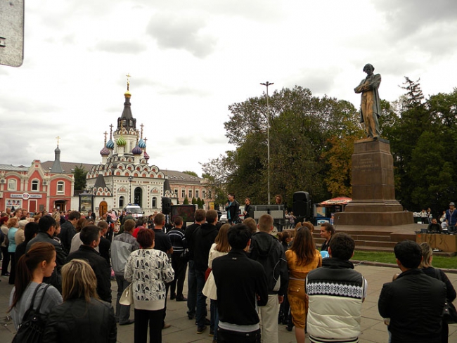 День города. Дождь не пустил в небо сотни китайских фонариков