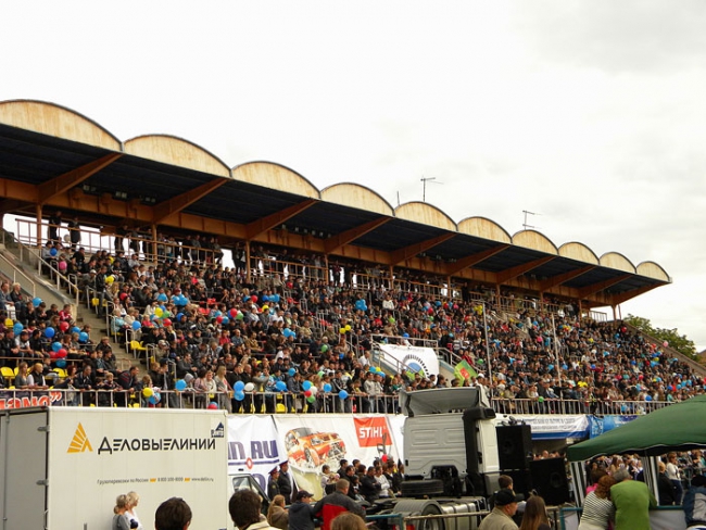 День города. Дождь не пустил в небо сотни китайских фонариков