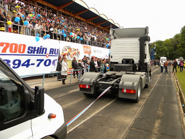 День города. Дождь не пустил в небо сотни китайских фонариков