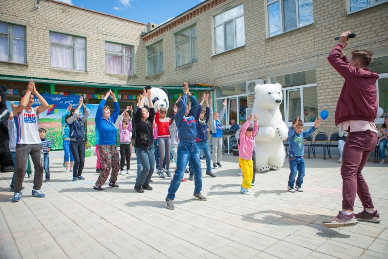 Работники «Газпром трансгаз Саратов» организовали благотворительный праздник к Дню защиты детей