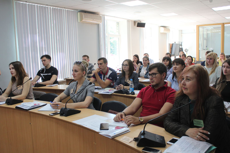 Особенности Школы молодого управленца в Экономе: создание современного экономического интеллекта