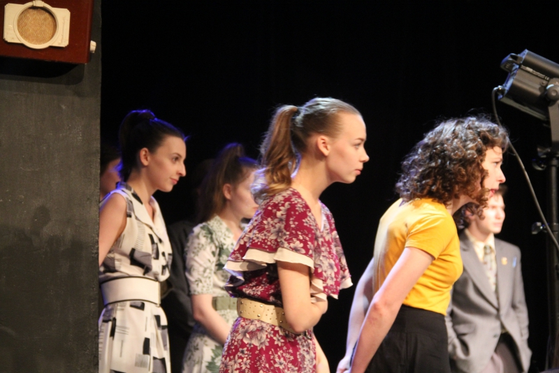 В театре драмы «Фабричные девчонки» устраивали личную жизнь вопреки коммунистической морали