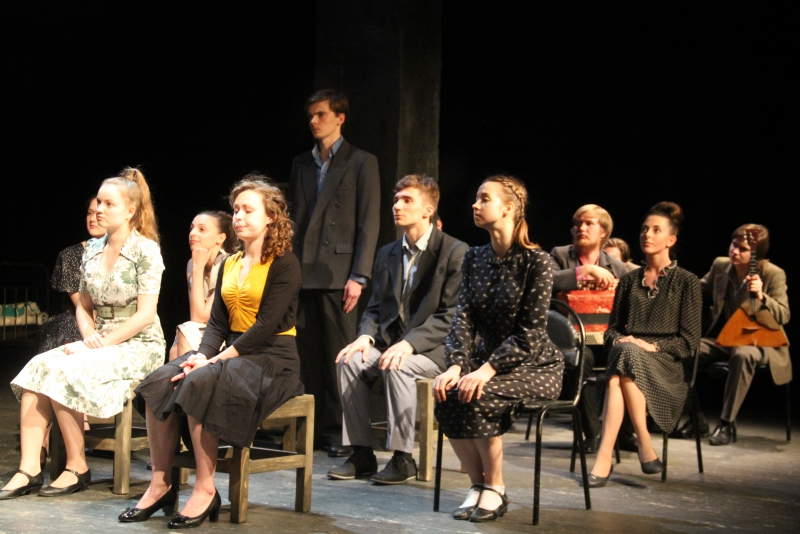 В театре драмы «Фабричные девчонки» устраивали личную жизнь вопреки коммунистической морали