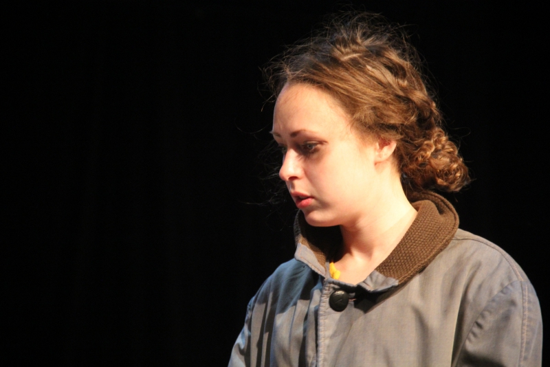 В театре драмы «Фабричные девчонки» устраивали личную жизнь вопреки коммунистической морали