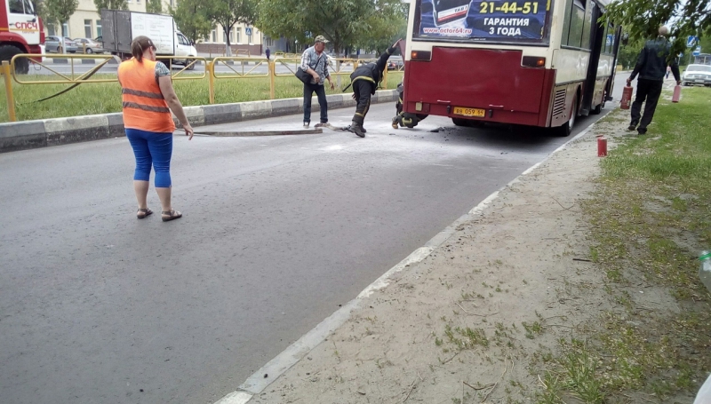В Ленинском районе загорелся автобус «Мерседес»