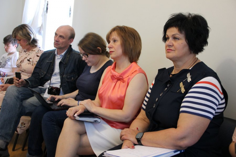 Саратовские общественники хотят запретить пользоваться в школах планшетами и телефонами