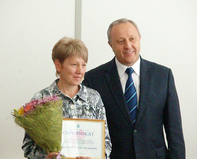 На приеме у губернатора паралимпийцам дарили квартиры