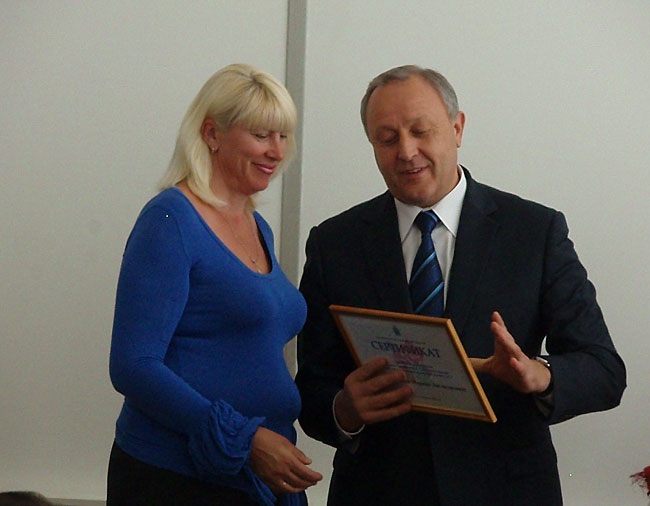 На приеме у губернатора паралимпийцам дарили квартиры