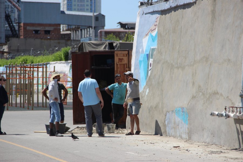 Граффити на саратовской набережной могут замазать к концу июня