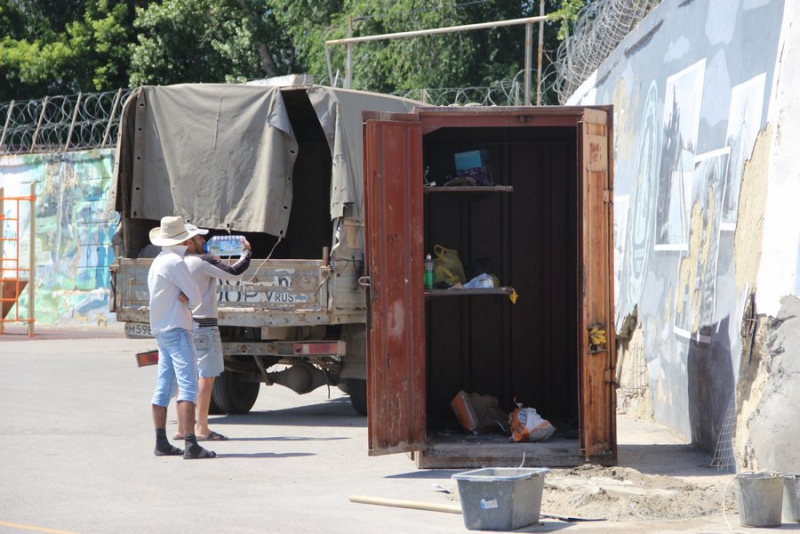 Граффити на саратовской набережной могут замазать к концу июня
