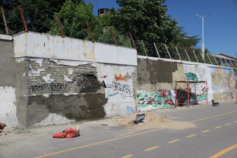 Граффити на саратовской набережной могут замазать к концу июня