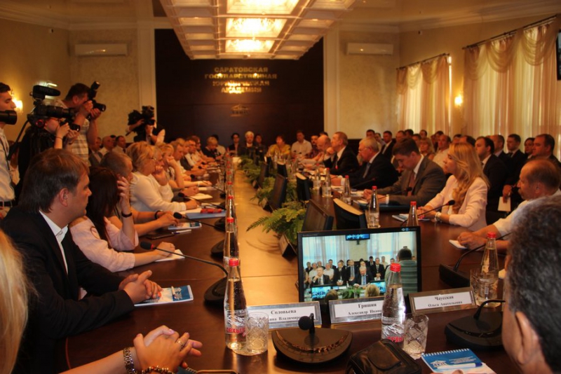 Зампред Верховного суда рассказал в Саратове о грандиозной судебной реформе