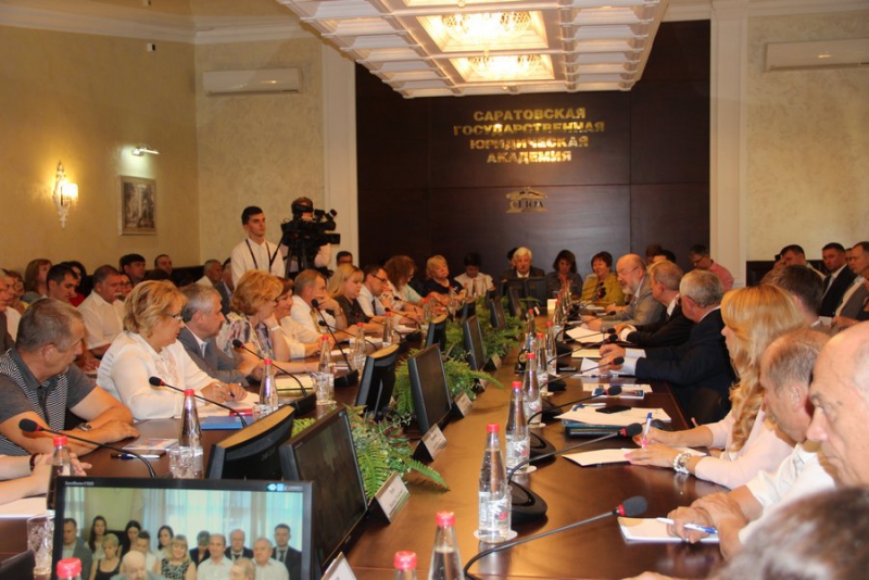 Зампред Верховного суда рассказал в Саратове о грандиозной судебной реформе