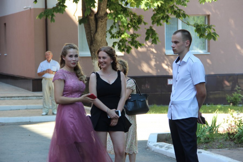 Депутаты и чиновники вручили дипломы выпускникам ПИУ имени Петра Столыпина