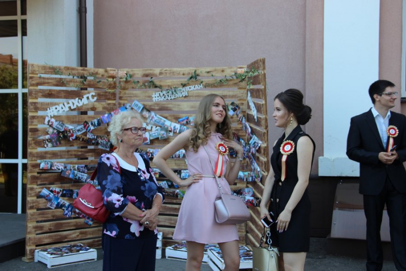 Депутаты и чиновники вручили дипломы выпускникам ПИУ имени Петра Столыпина