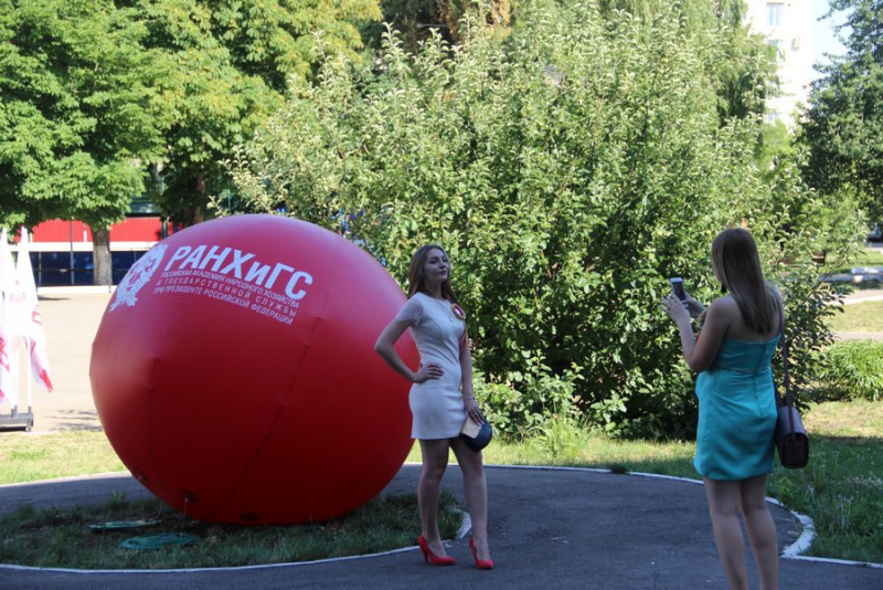 Депутаты и чиновники вручили дипломы выпускникам ПИУ имени Петра Столыпина