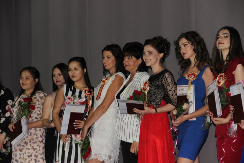 Депутаты и чиновники вручили дипломы выпускникам ПИУ имени Петра Столыпина