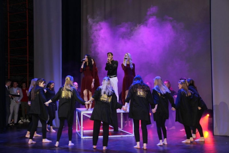 Депутаты и чиновники вручили дипломы выпускникам ПИУ имени Петра Столыпина