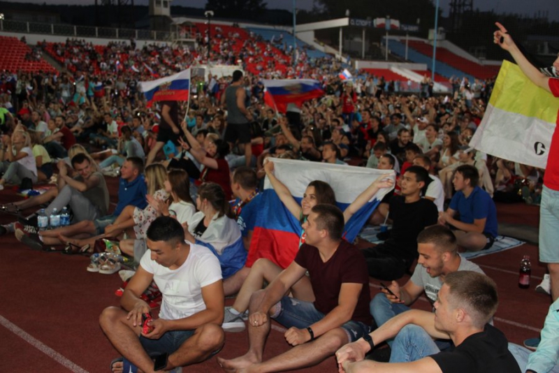 Саратовские фанаты на «Локомотиве» ждут тяжелой победы россиян над хорватами