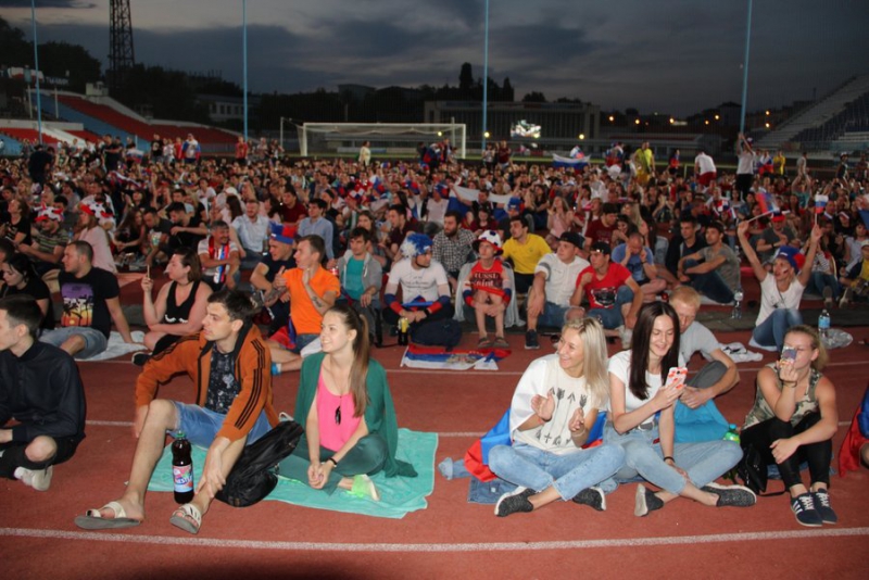 Саратовские фанаты на «Локомотиве» ждут тяжелой победы россиян над хорватами