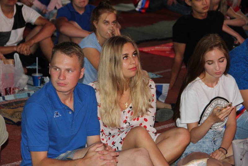 Саратовские фанаты на «Локомотиве» ждут тяжелой победы россиян над хорватами