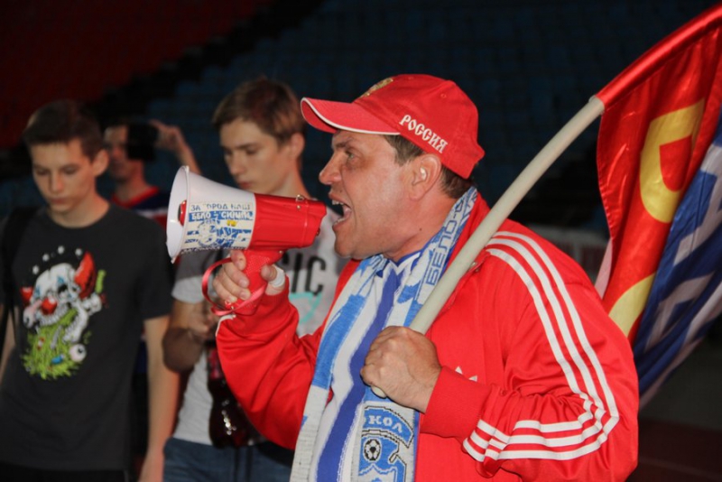 Саратовские фанаты на «Локомотиве» ждут тяжелой победы россиян над хорватами