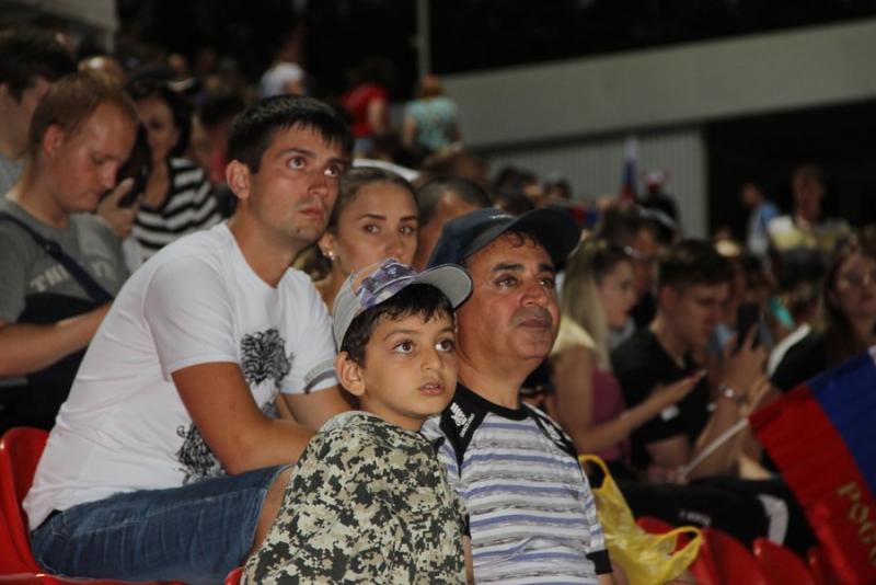 Саратовские фанаты на «Локомотиве» ждут тяжелой победы россиян над хорватами