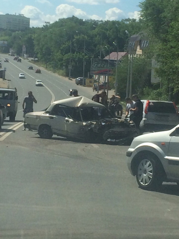 На Молочке «семерку» смяло после удара