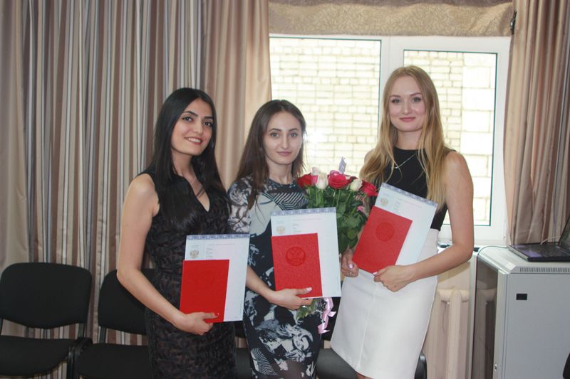 Выпускники магистратуры Эконома получили серьезный образовательный бэкграунд