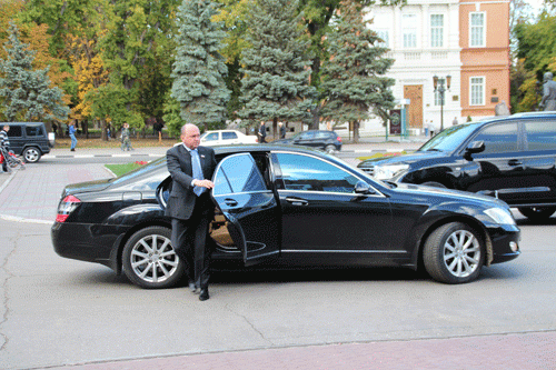 Губернатор добился понимания Путина, считает госдеп Макаров