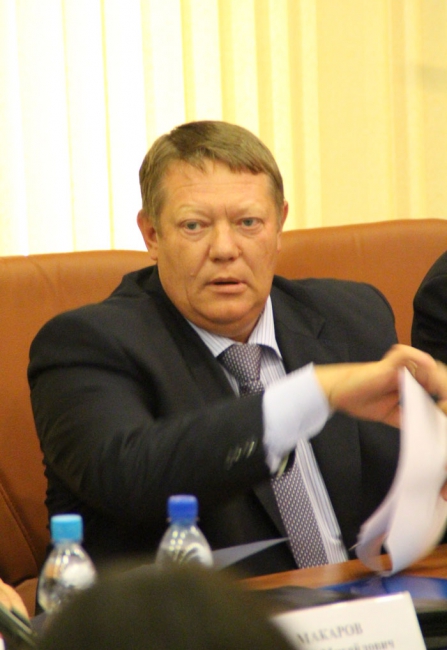 Губернатор добился понимания Путина, считает госдеп Макаров