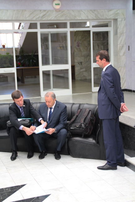 Губернатор добился понимания Путина, считает госдеп Макаров