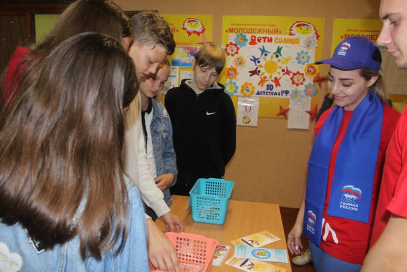 Юные саратовцы учились оказывать помощь при инфаркте и инсульте на «станциях здоровья»