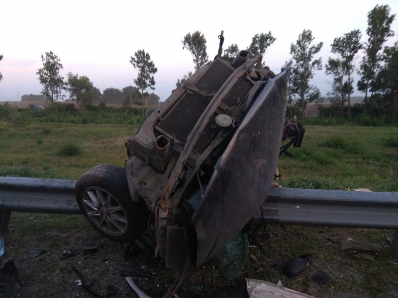 В страшном ДТП под Вольском погибли 3 человека, еще один умер в больнице