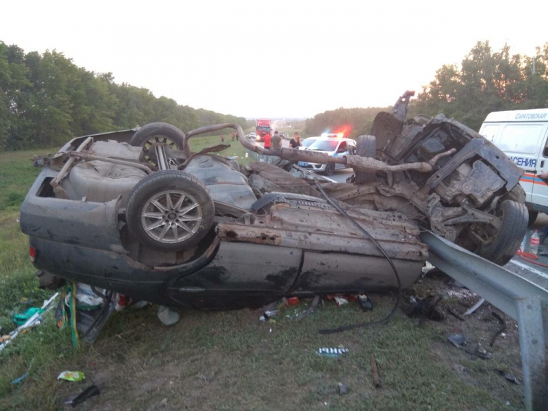 В страшном ДТП под Вольском погибли 3 человека, еще один умер в больнице