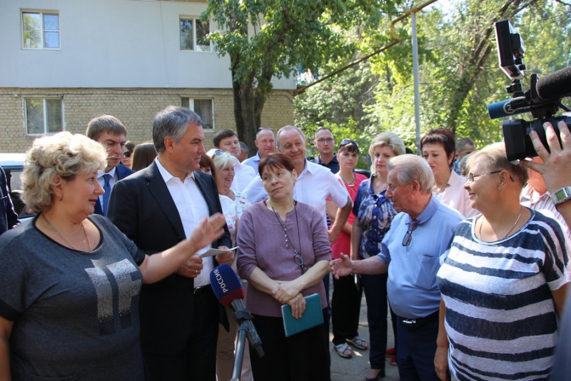 Володин предложил расселить еще один аварийный дом в Елшанке