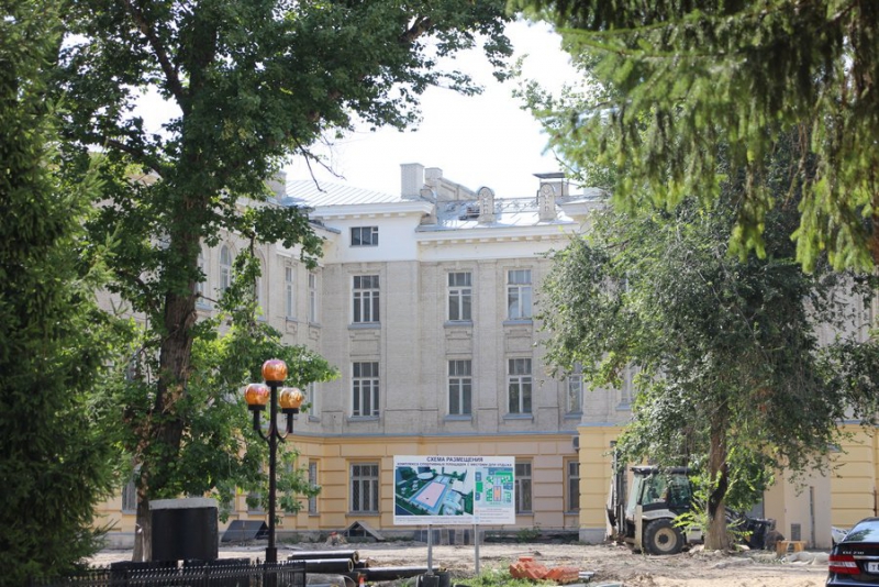 Радаев призвал руководство СГУ «порадовать студентов и преподавателей» спортплощадкой