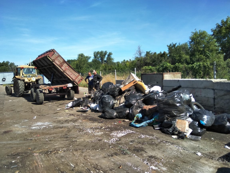 Саратовский филиал АО «Управление отходами» провел генеральную уборку Хвалынска