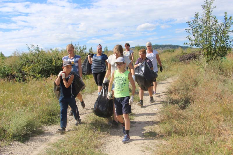 Саратовский филиал АО «Управление отходами» провел генеральную уборку Хвалынска