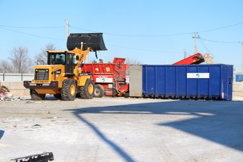Продолжается зачистка контейнерных площадок от КГО
